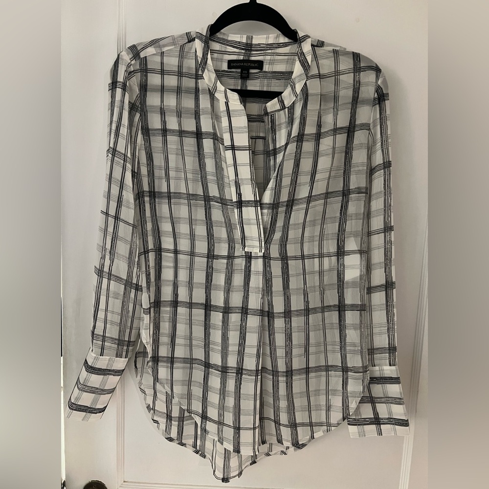 Banana Republic - Sheer Blouse - size XS - Black & White